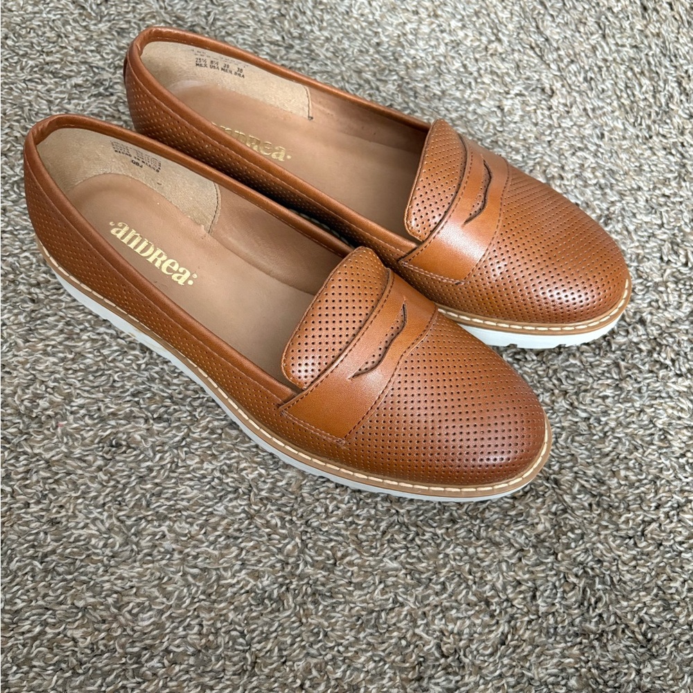 ANDREA FENZI Brown Perforated Flats